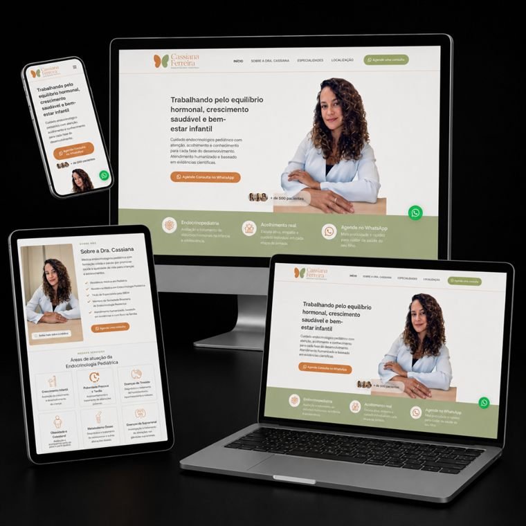 Maquete de landing page em computador, tablet e telemóvel